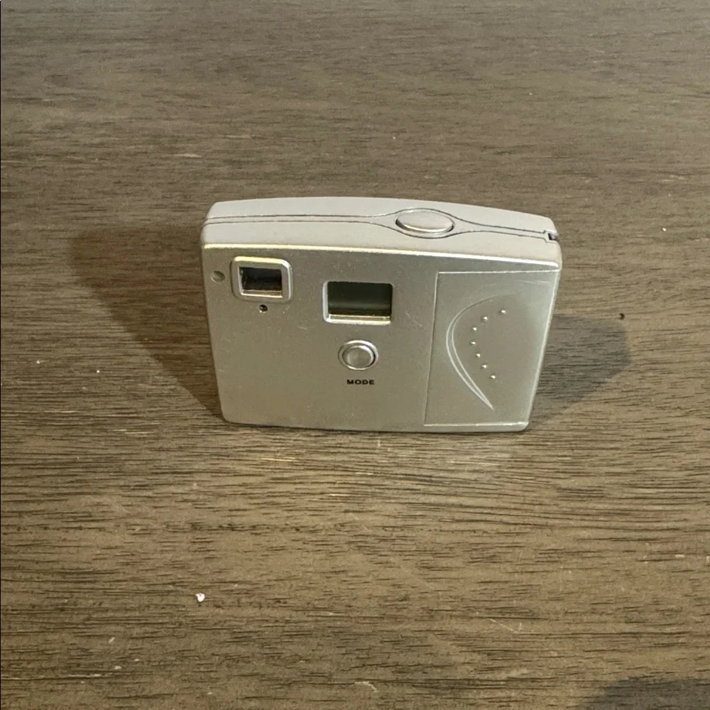 Sakar 3in1 Point & Shoot Digital Camera - Shoot Video Clips - PC-Web